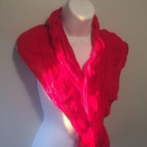 NWT Beautiful Red Knitted Scarf